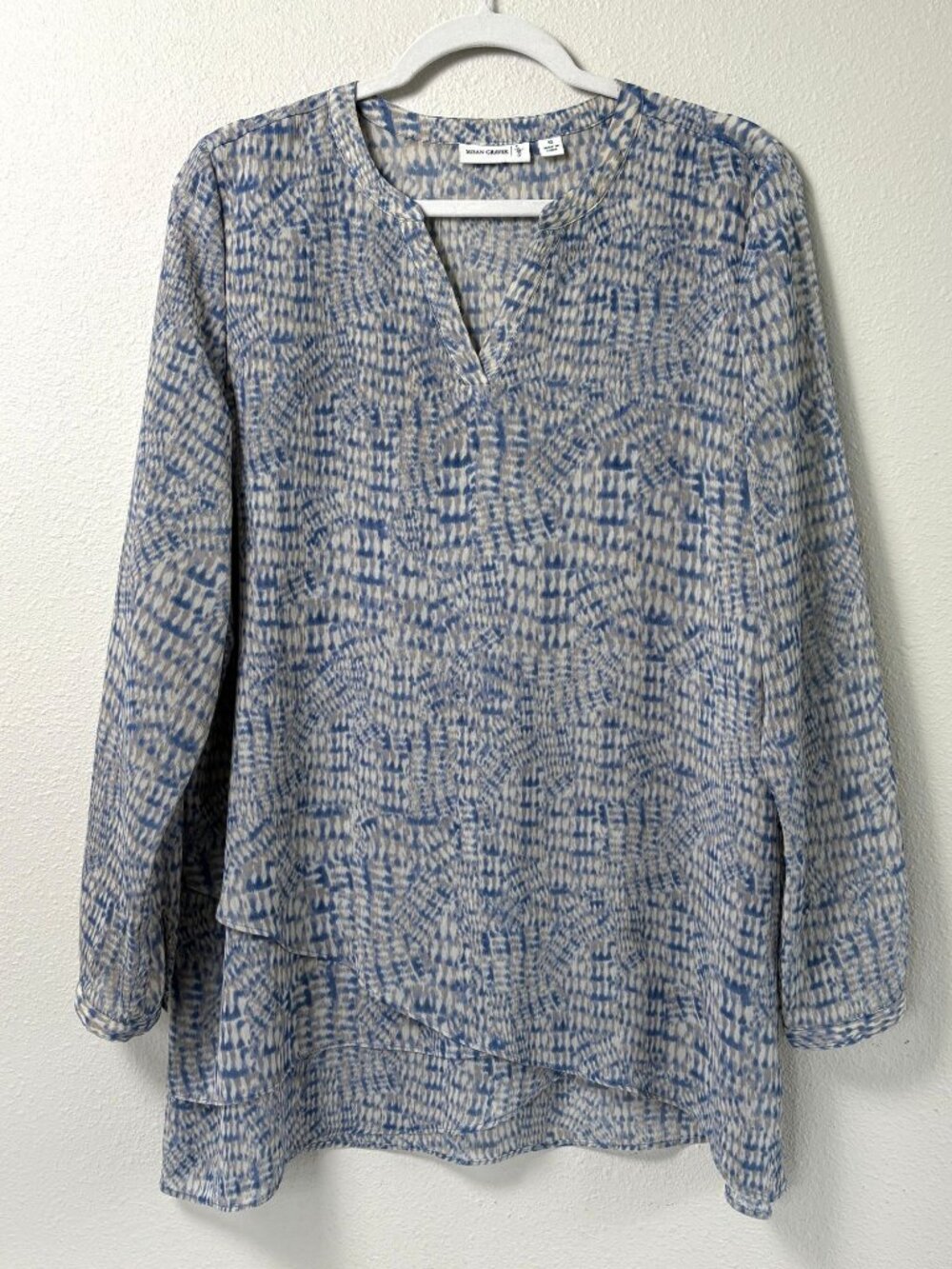 Susan Graver Tunic Top Womens 10 Blue Gray Abstract Tiered Semi Sheer‎ V Neck